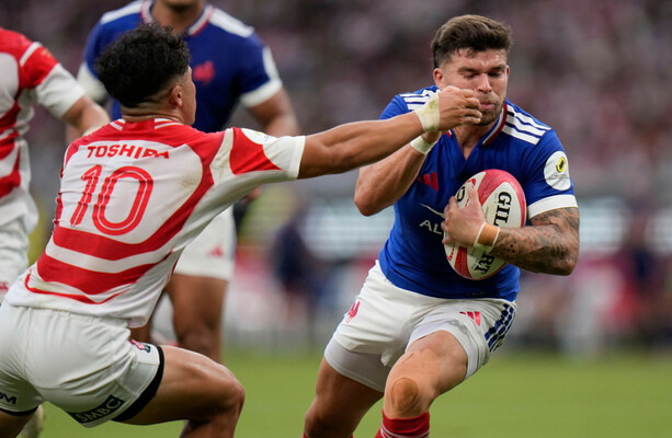 France Defeats Japan 42-15 in Championship