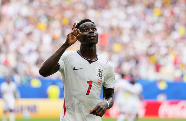 England Beats France 6-4 in World Cup Play-off