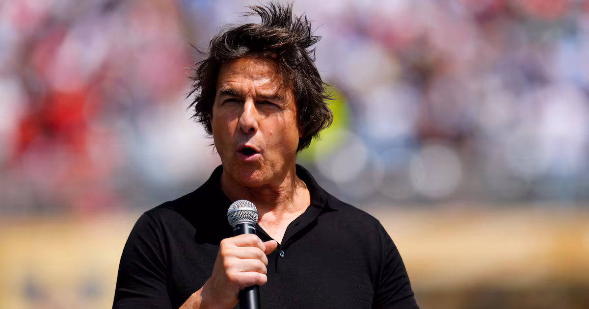 Tom Cruise Speaks at World Cup Closing Ceremony