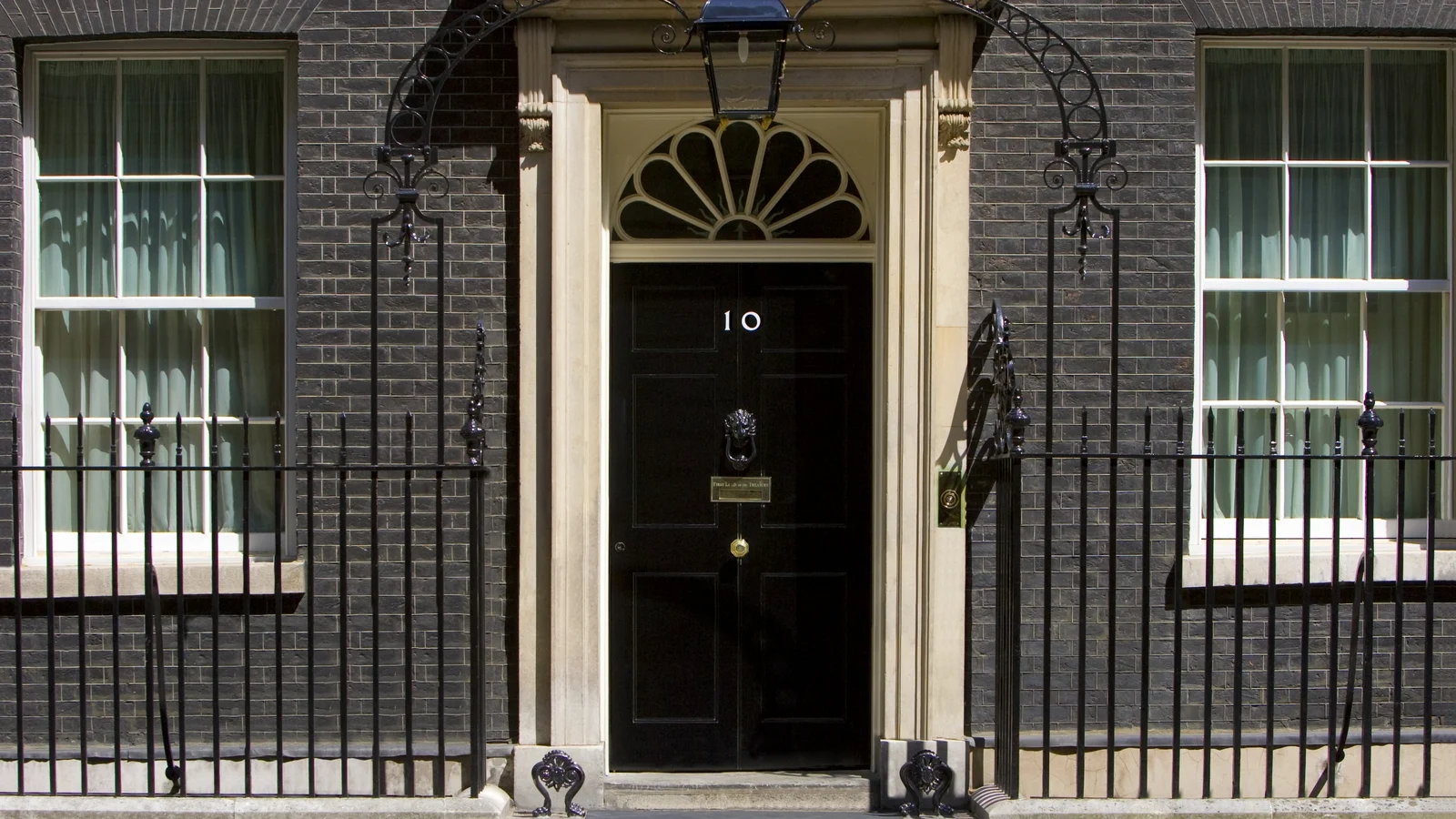 Andy Burnham Becomes New British Prime Minister