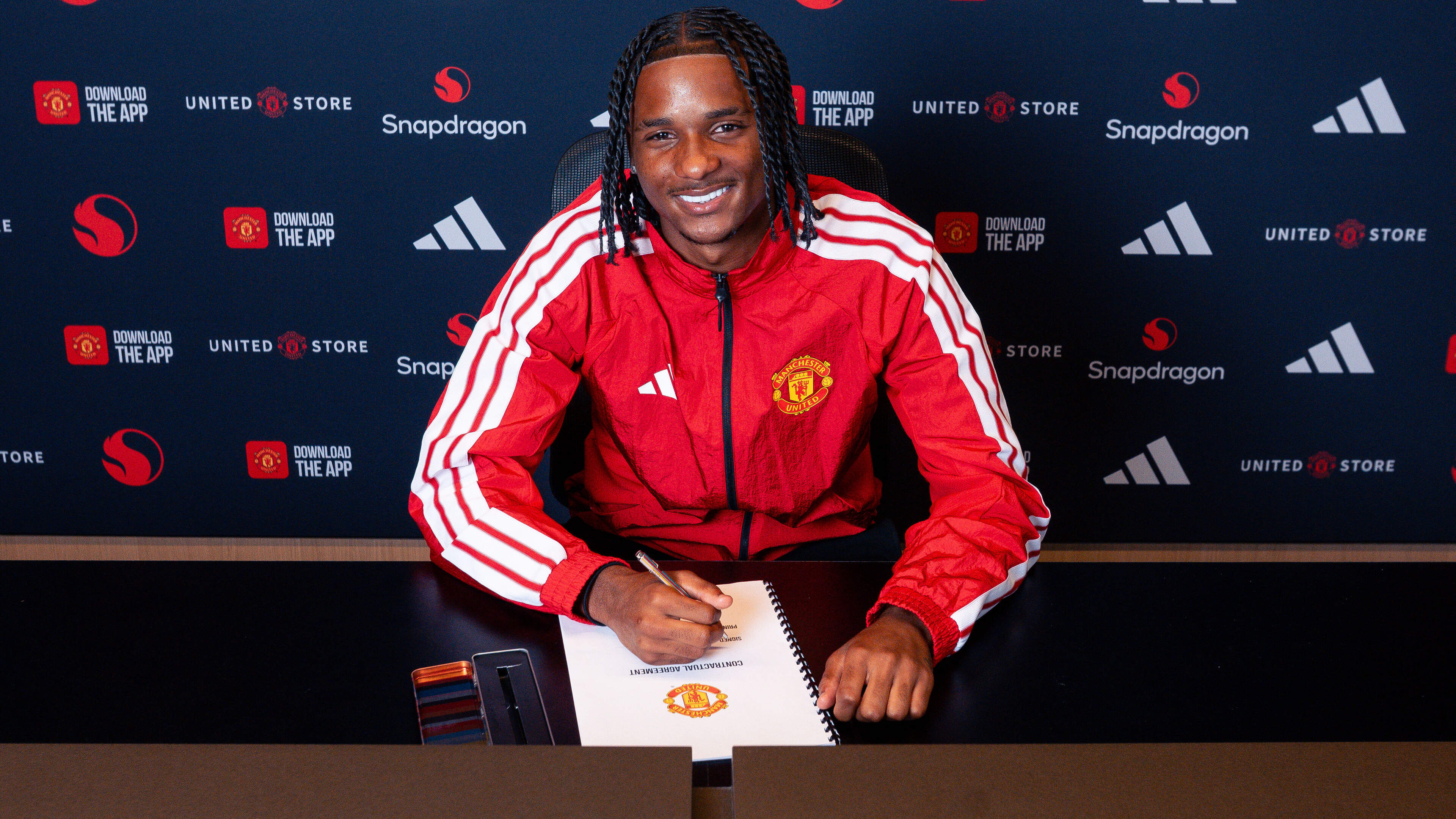 Tynan Thompson signs with Manchester United for £8 million