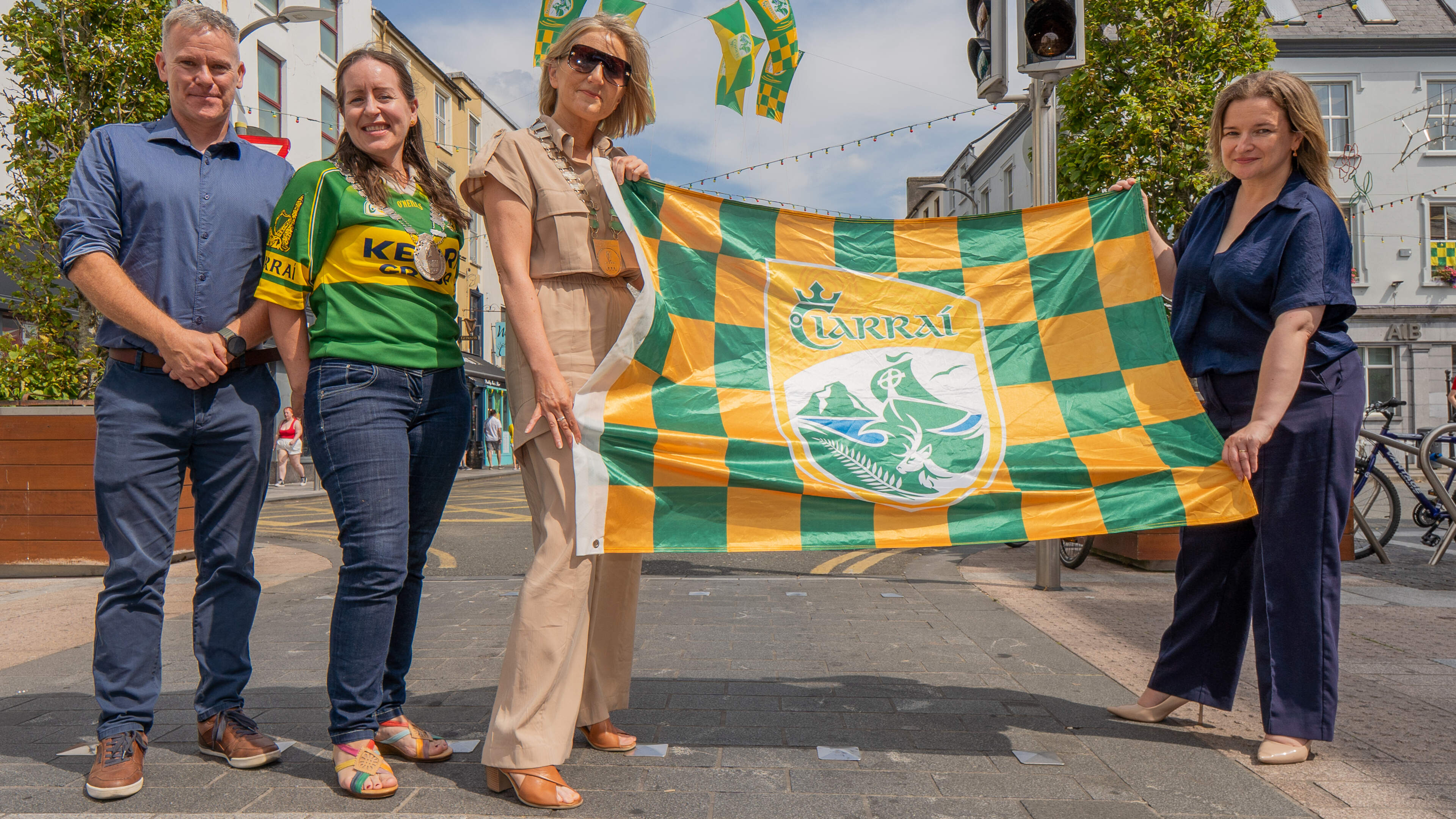 Tralee Supports Kerry Football Team Before Final