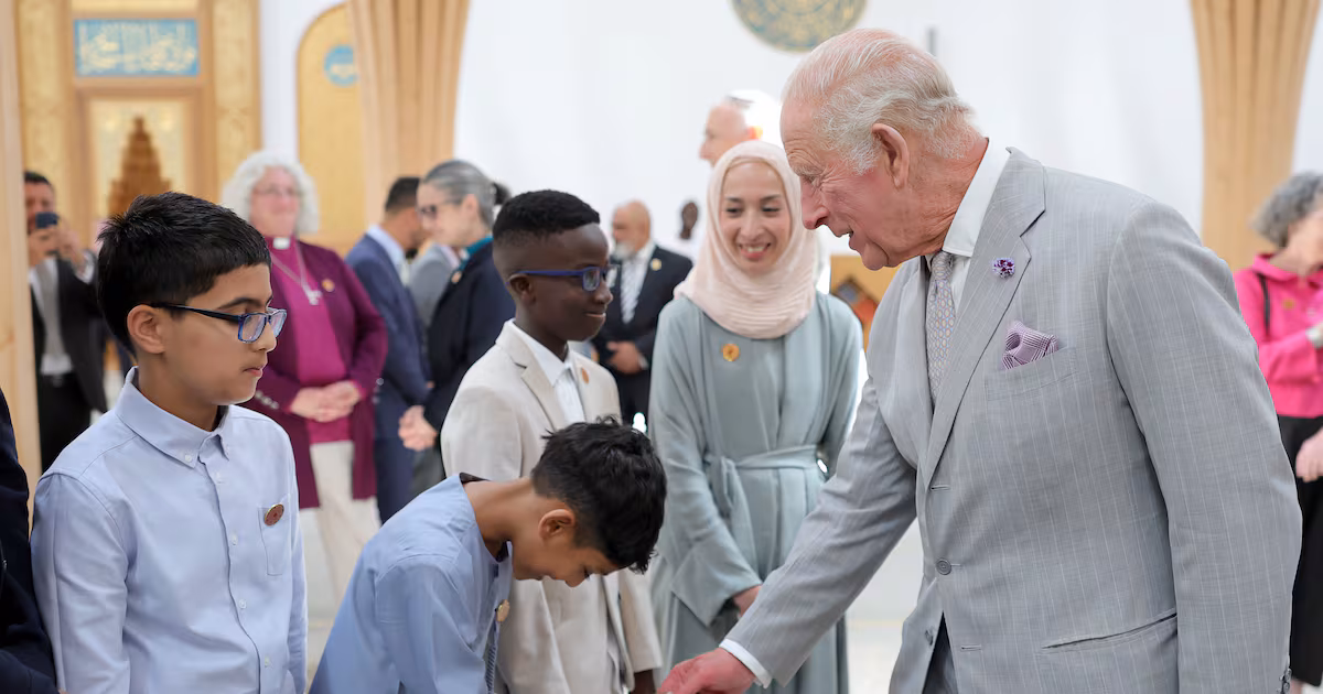 King praises design of Europe's first eco mosque