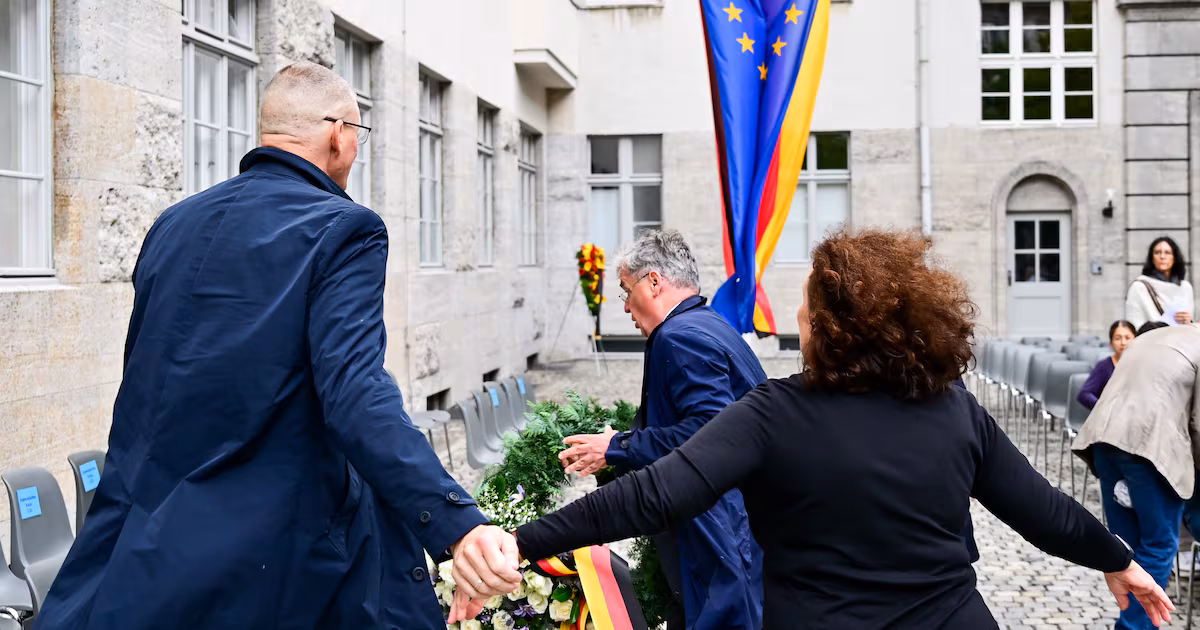 Relative of Hitler Opponent Disrupts AfD Memorial