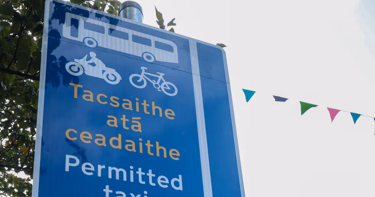 First Irish-English Road Signs Installed in Northern Ireland