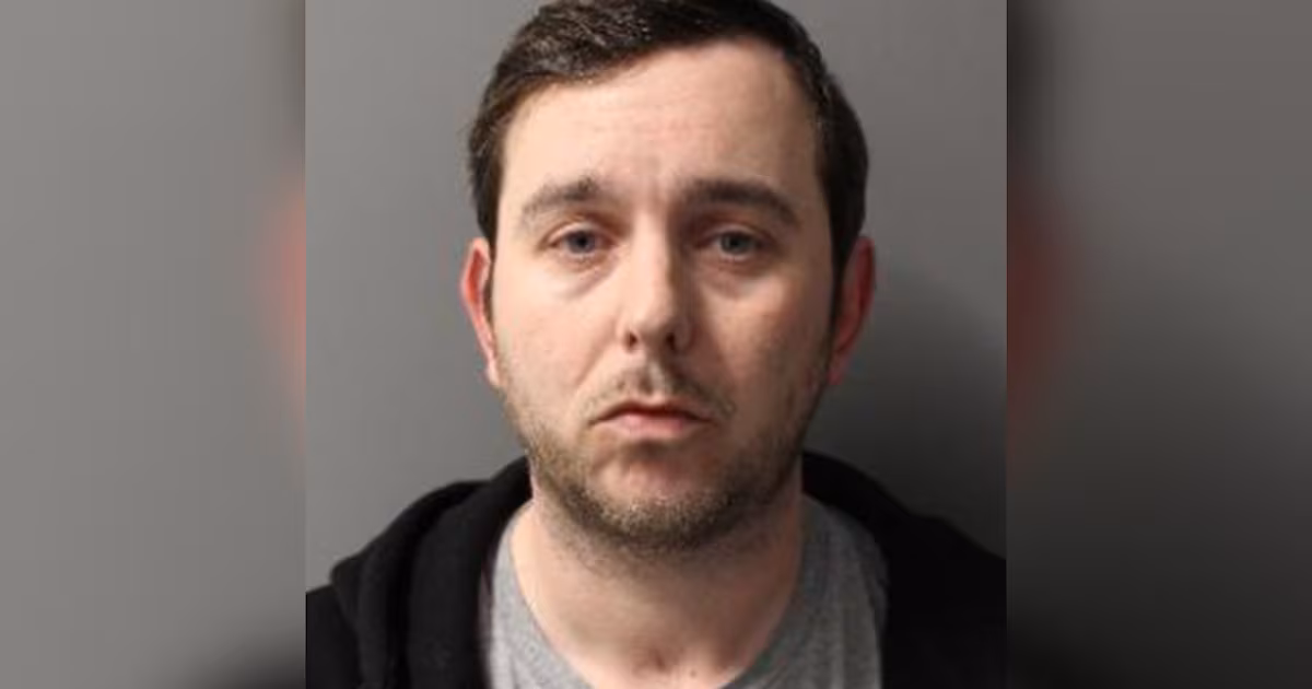 Father pleads guilty to voyeurism charges