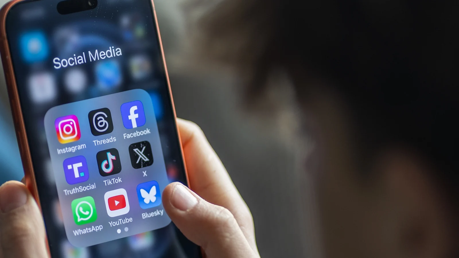 US teen drops lawsuit against Meta over mental health