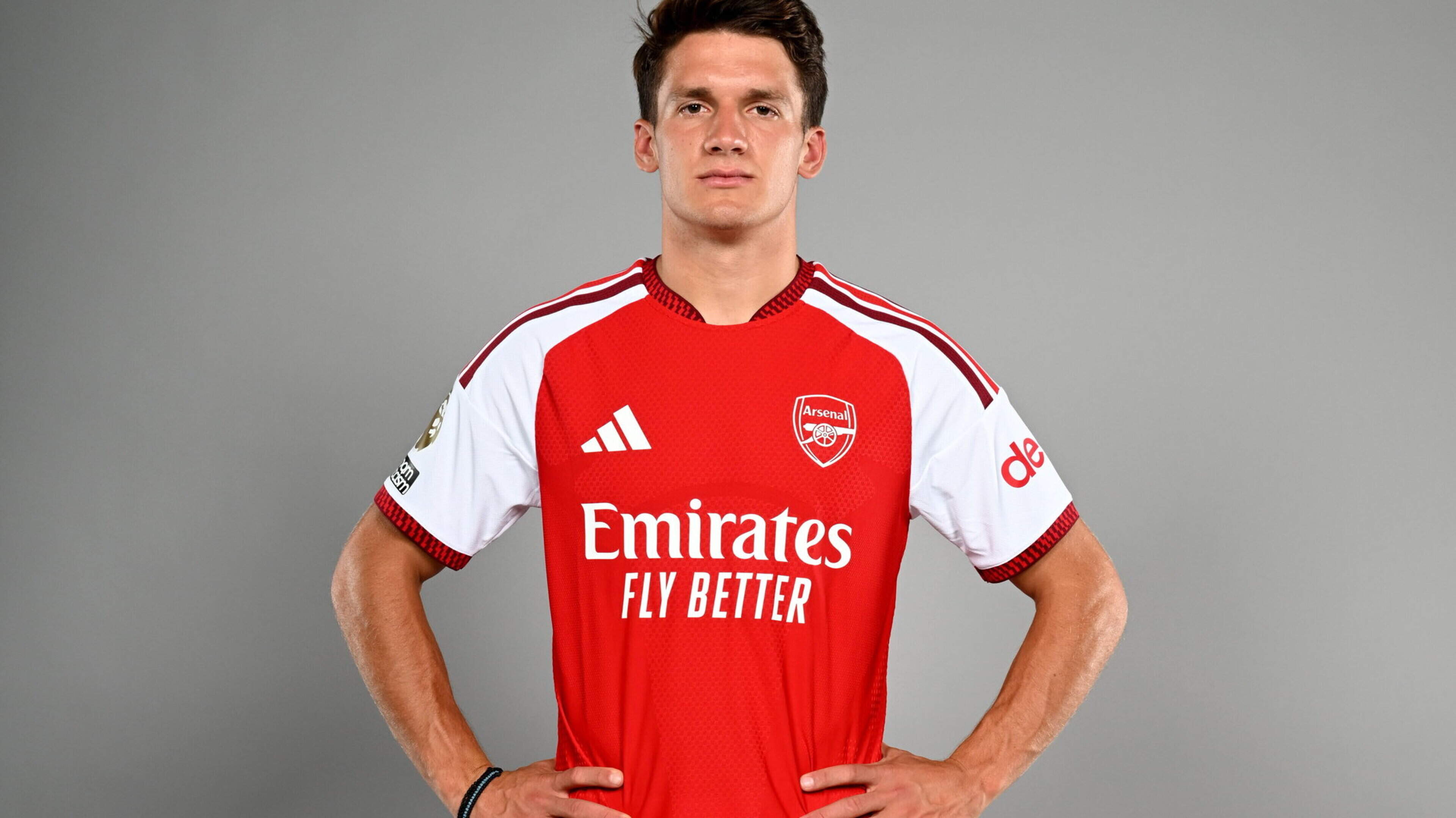 Arsenal Signs Christos Tzolis for €39.4 Million