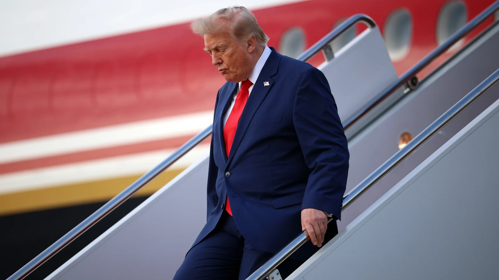 Trump vows to punish Iran for Houthi attacks
