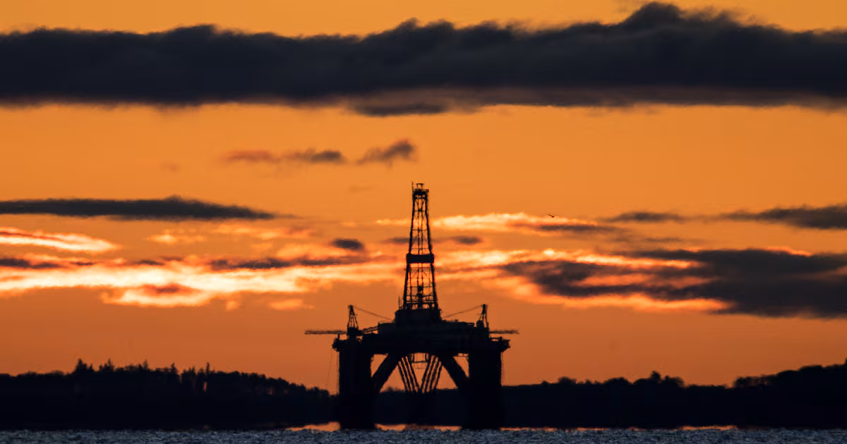 Oil Prices Surge to 100 Dollars Amid Attacks