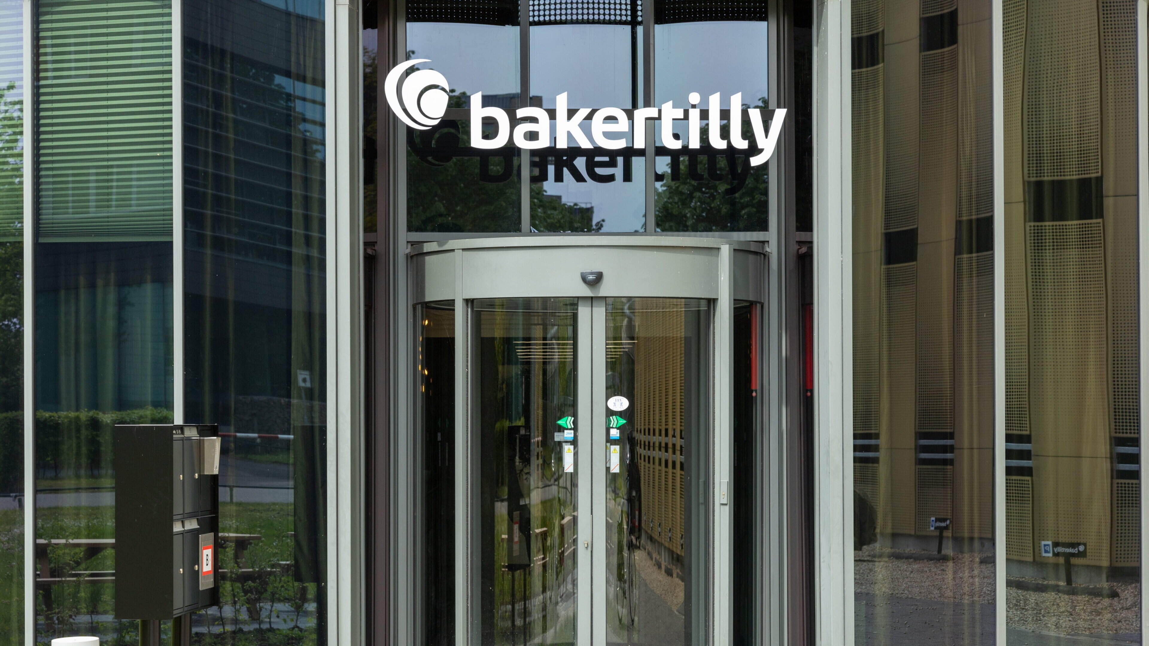 Accountancy Investor Plans $1 Billion Dividend Loan
