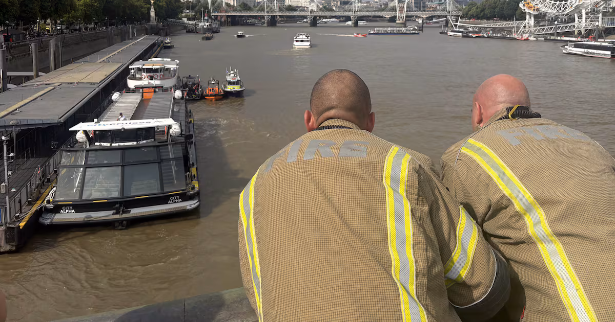 Police Boat Crashes After High-Speed Pursuit