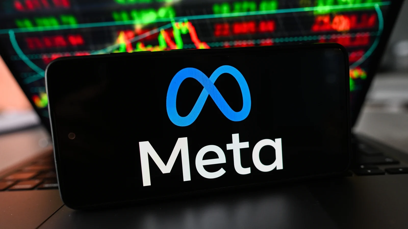 Meta abandons renewable energy pledge