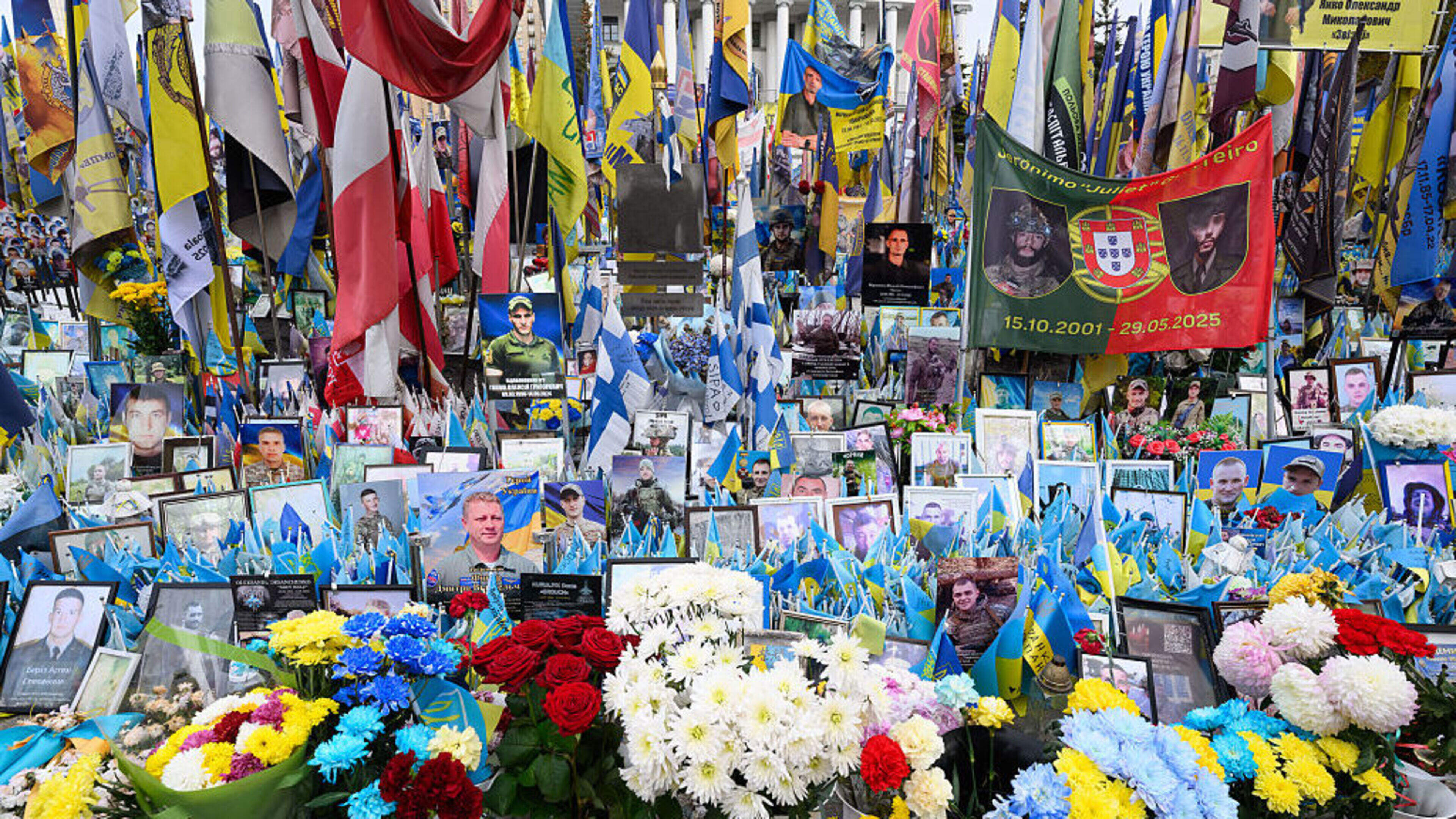 Thousands of Flags Honor Fallen Soldiers in Kyiv