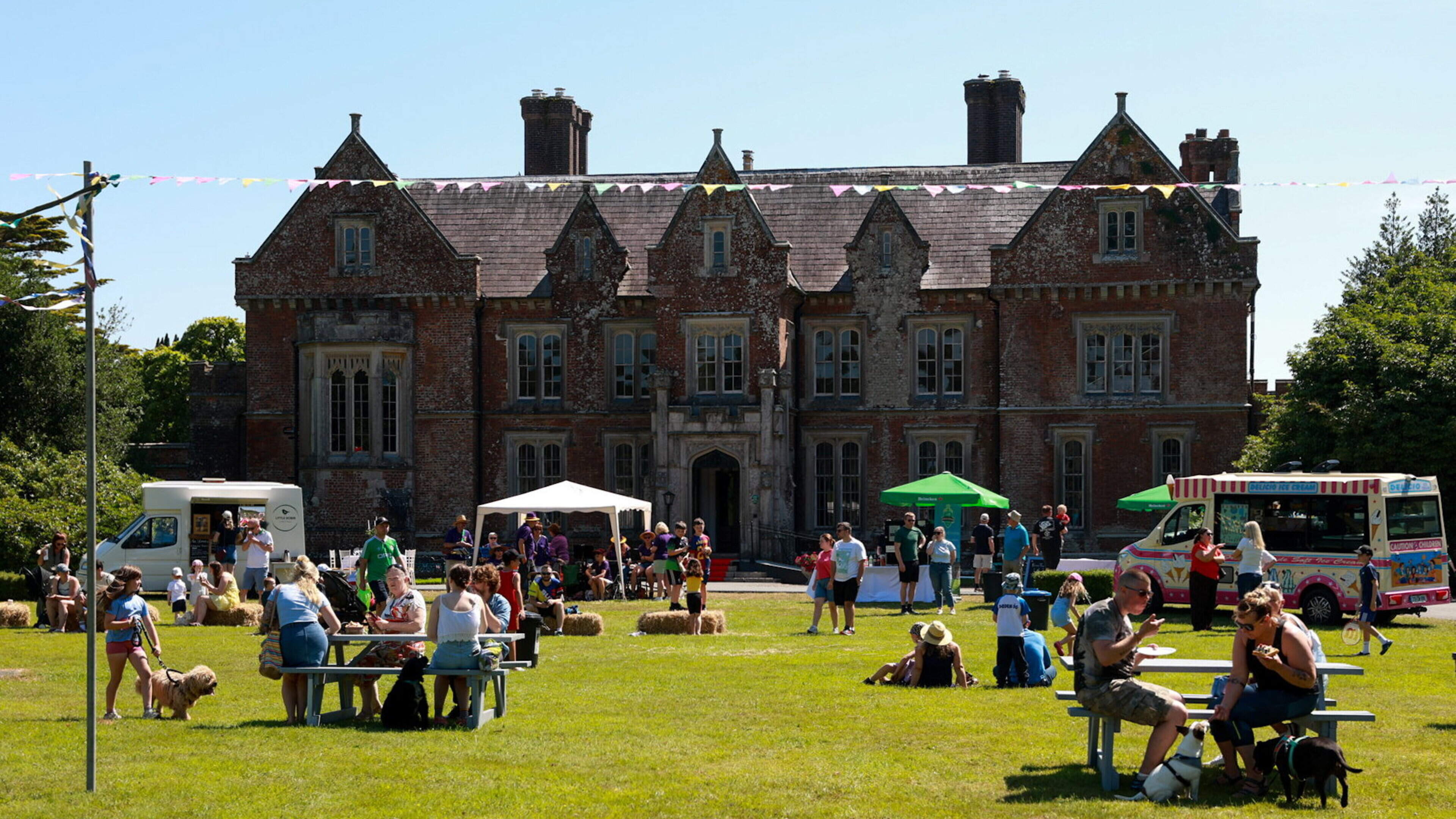 Wells Food Fest Attracts Large Crowds in Wexford