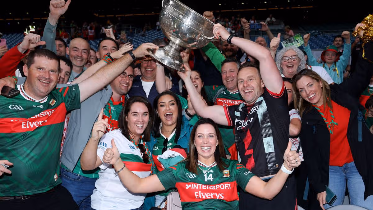 Oasis Stars Celebrate Mayo's All-Ireland Victory