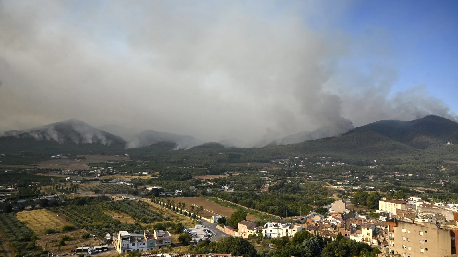 Spain Faces Critical Days to Control Wildfires