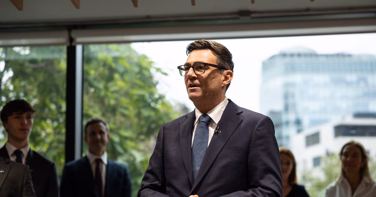 Zelensky Visits UK, Strengthens Defense Ties