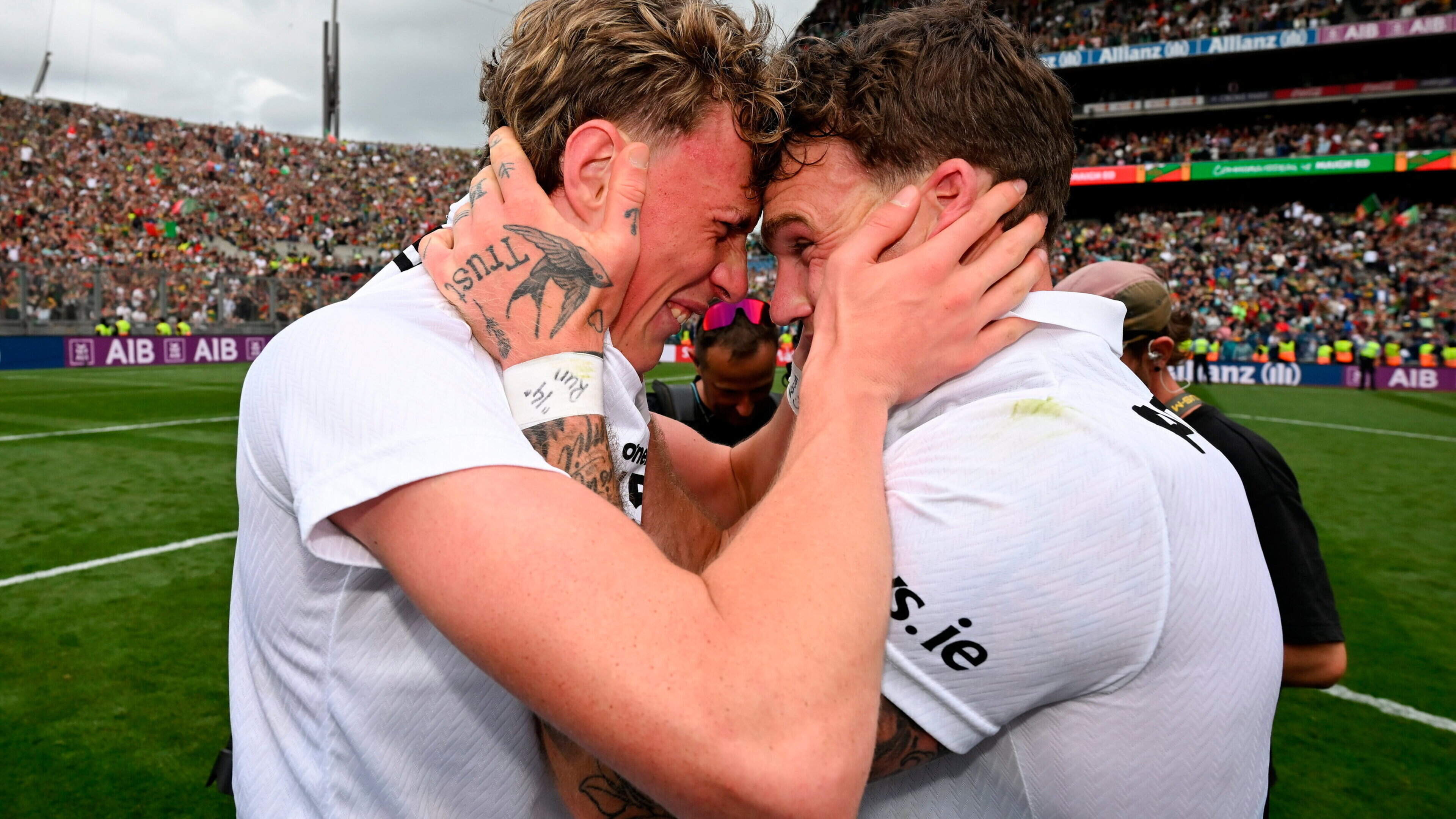 Mayo Fan Flies from New York for Final