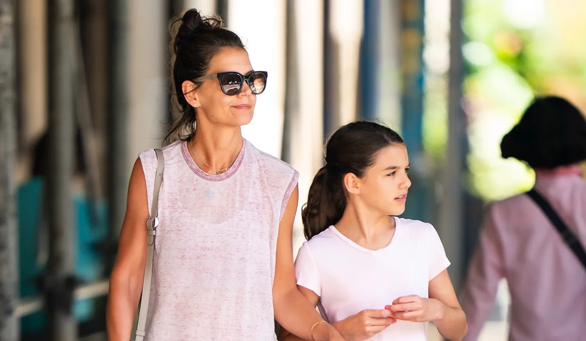 Suri Cruise Legally Changes Name, Cuts Ties With Father