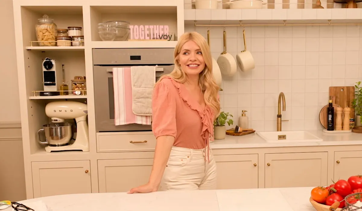 Holly Willoughby's YouTube Show Receives Mixed Reviews
