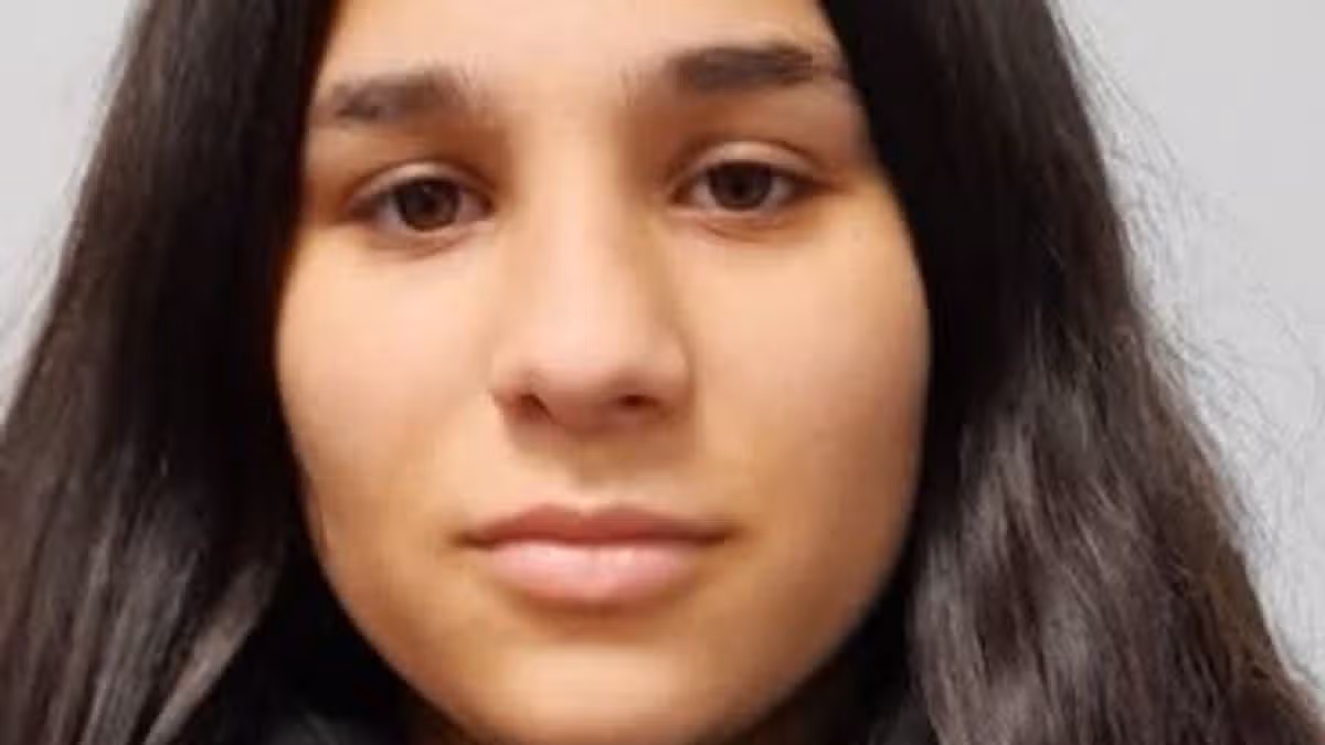 Missing teenage girl Julia Tache appeals for help