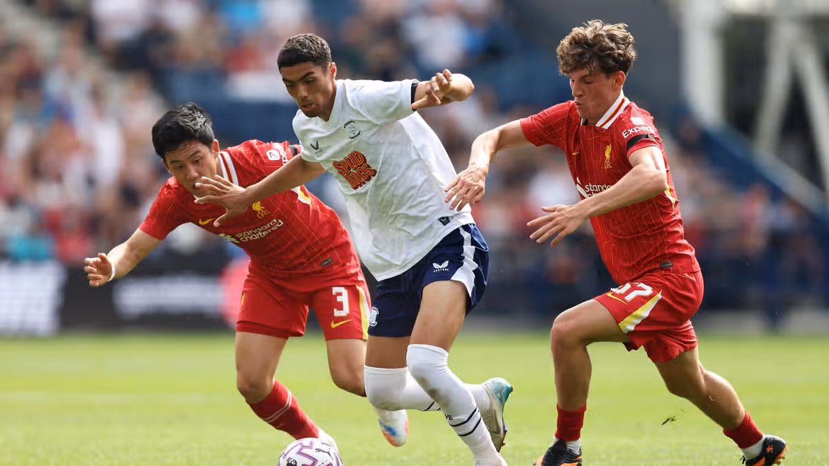Waterford signs Noah Mawene on loan from Fleetwood