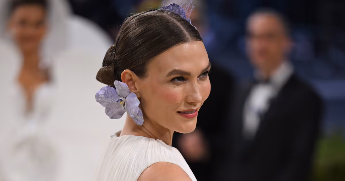 Karlie Kloss Praises Taylor Swift and Travis Kelce