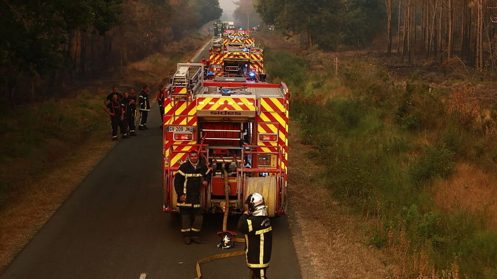 Bordeaux Faces Heatwave Amid Wildfire Battle