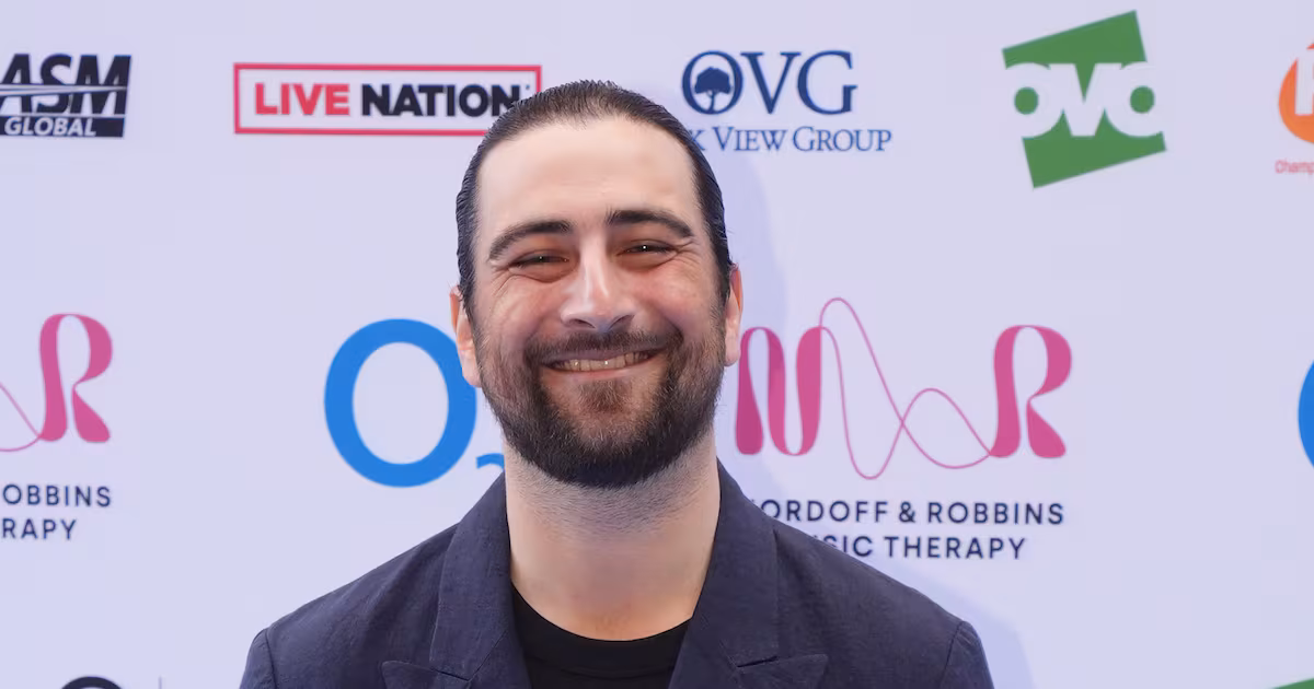 Noah Kahan criticizes White House for song use