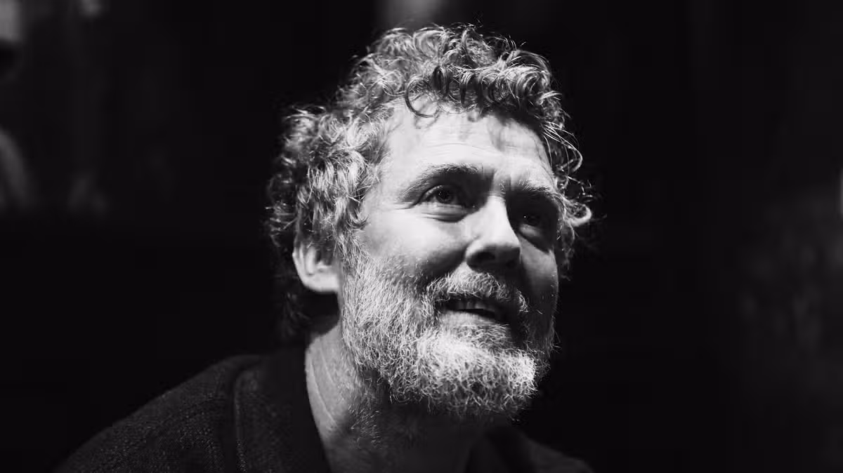 Glen Hansard dies in motorcycle crash