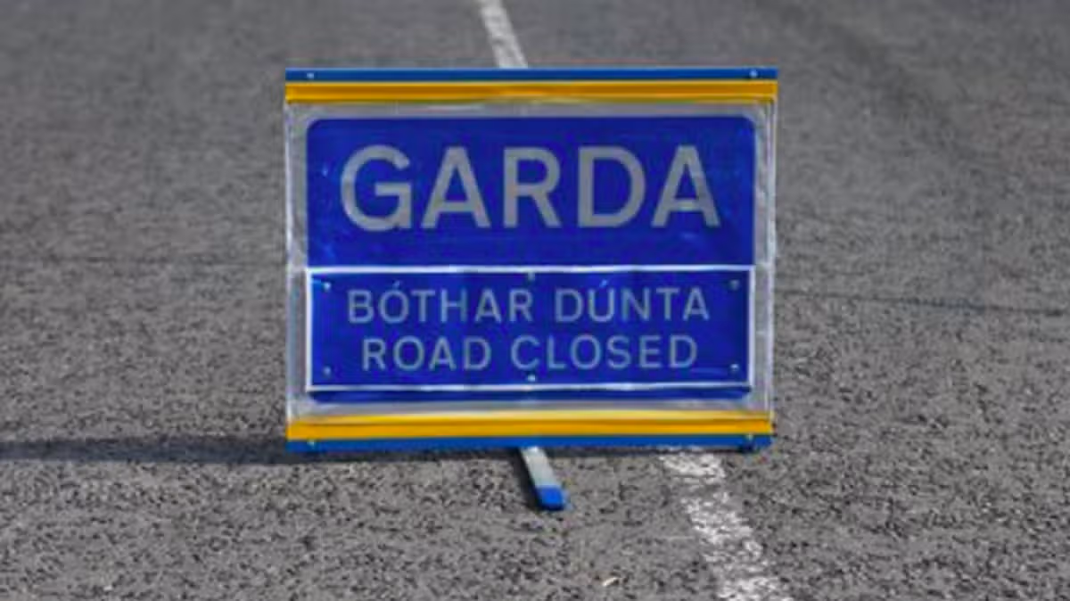 Gardaí close Clare road after fatal crash