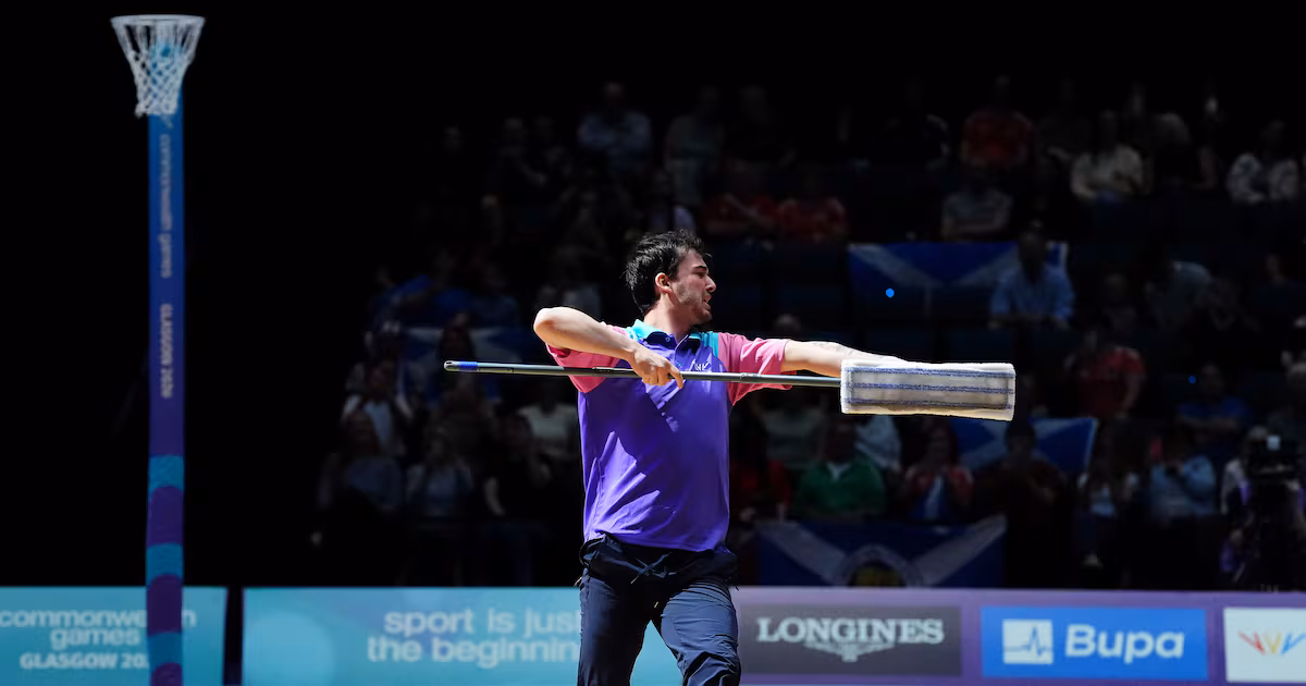 Commonwealth Games 'mop man' gains viral fame