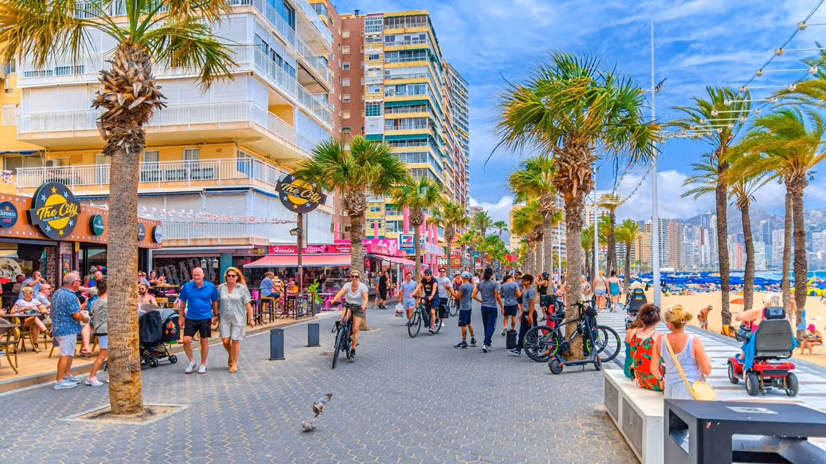 Icelandic Tourist Arrested for Fraud in Benidorm