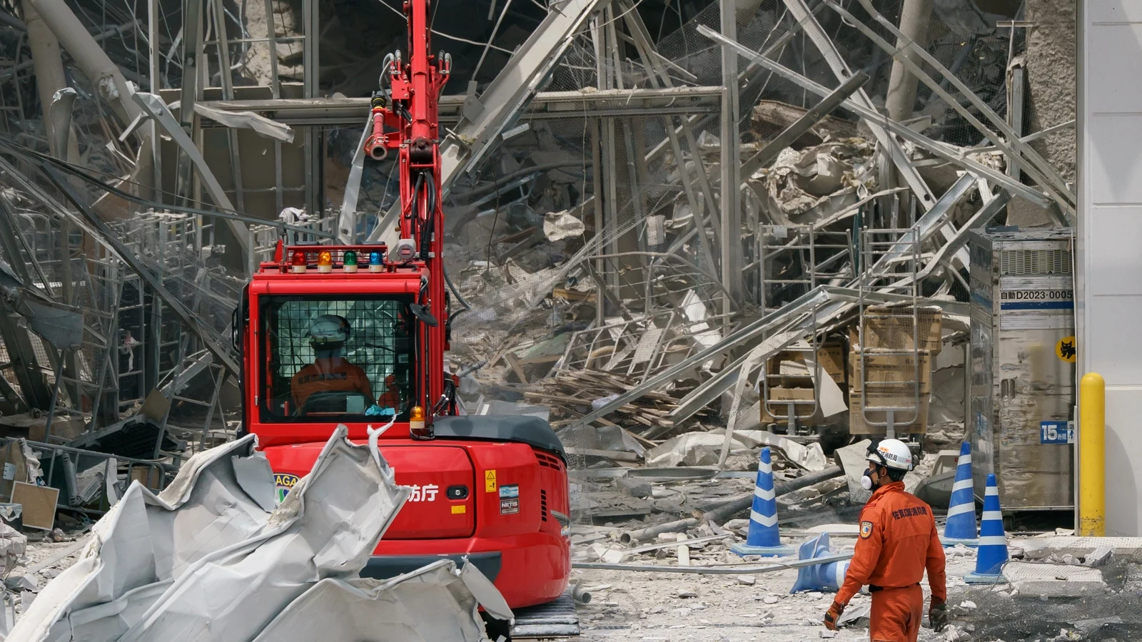 Japan quake toll hits 28 as survivors struggle
