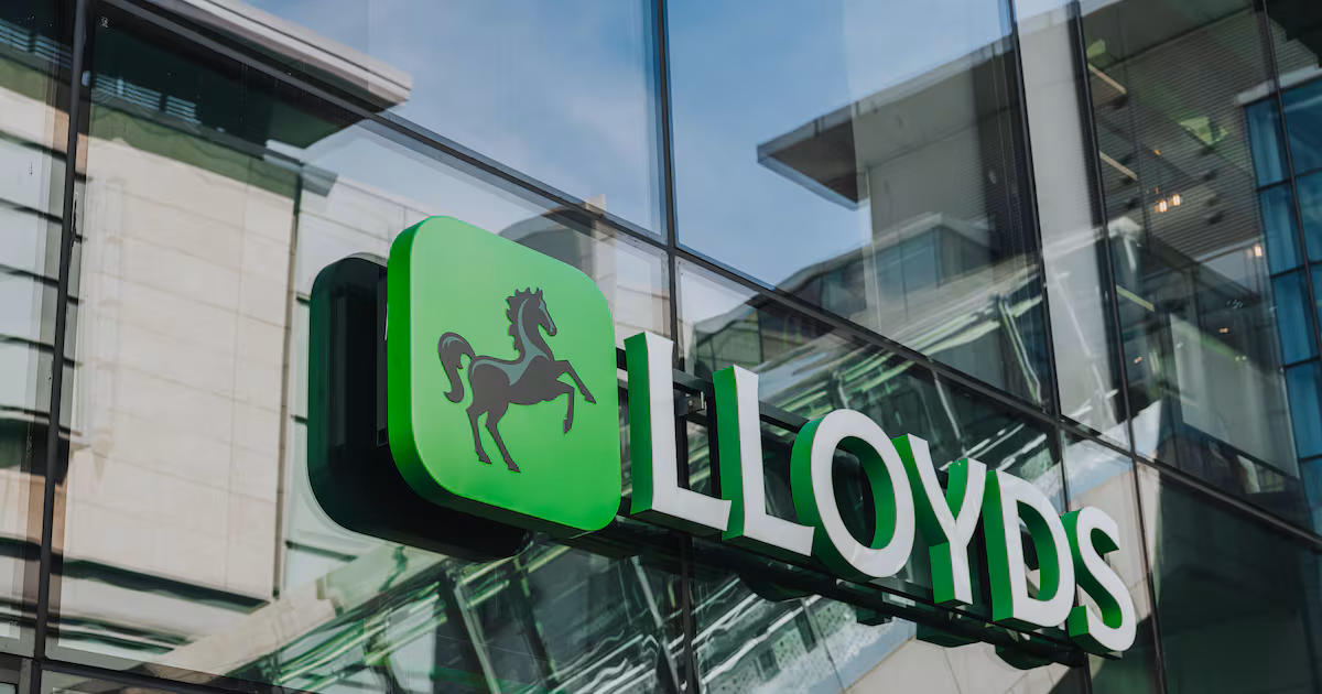 Lloyds announces £2bn cost-cutting plan