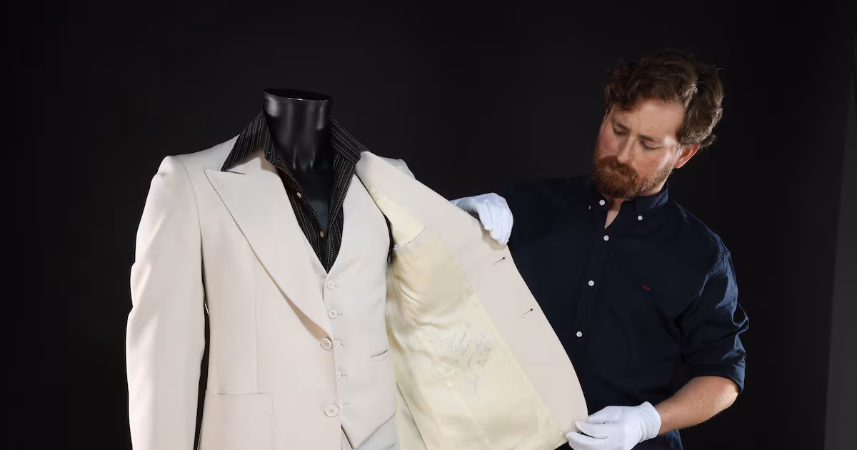 John Travolta's Suit Expected to Fetch £300,000