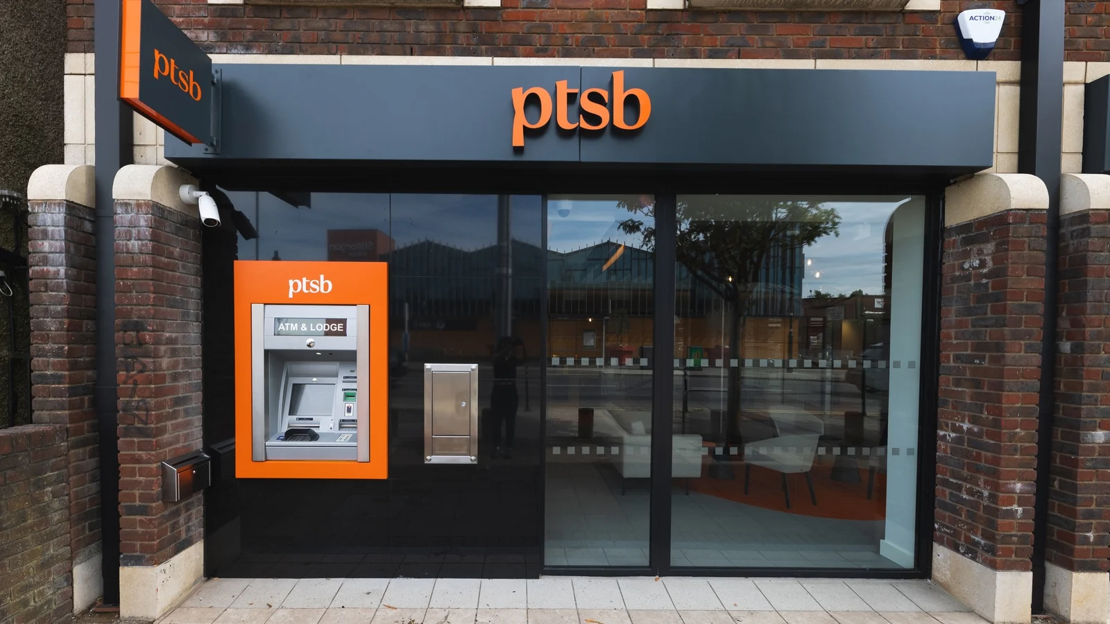 PTSB Shareholders Approve €1.6bn Bawag Takeover