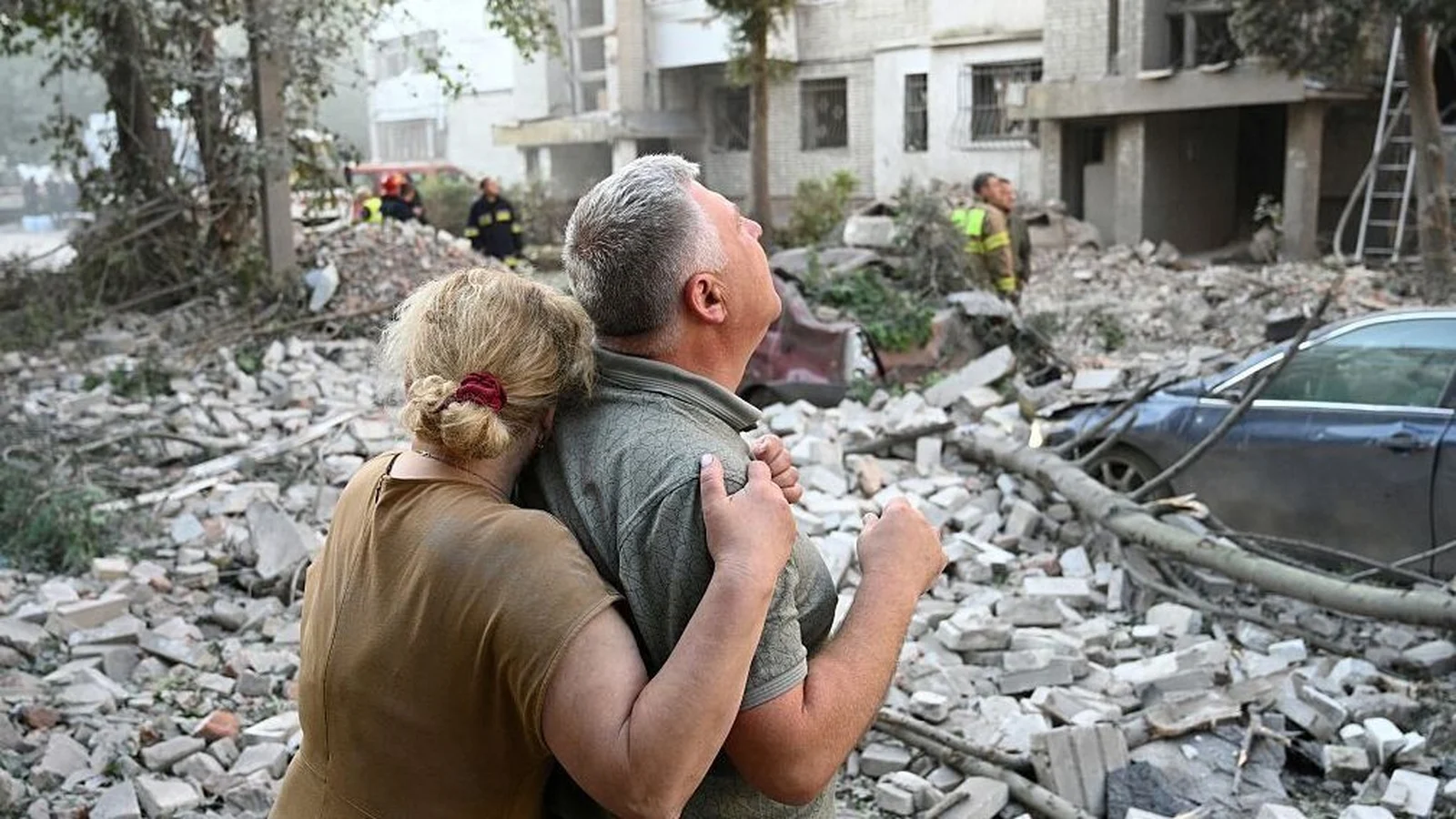 Russia Launches Air Attacks on Ukraine, Nine Dead