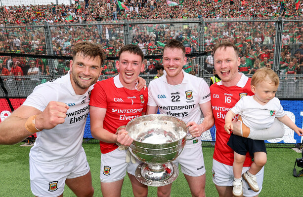 Rob Hennelly Returns to Mayo Squad