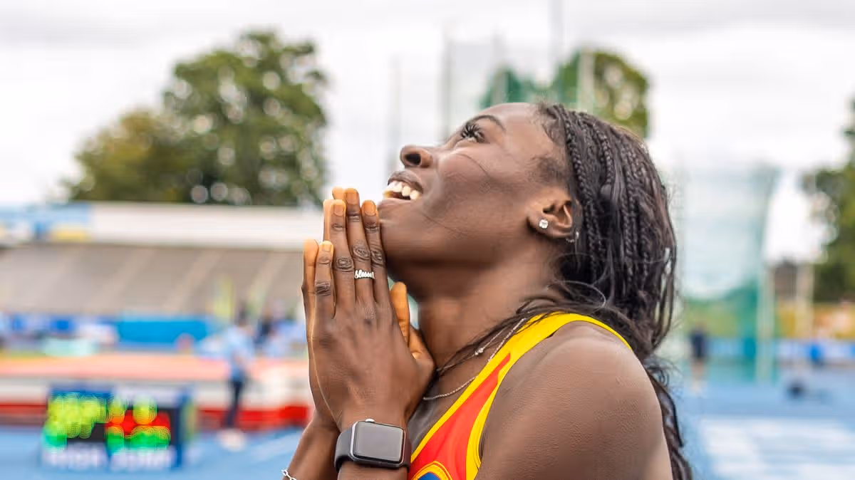 Rhasidat Adeleke Wins 200m at Santry Stadium