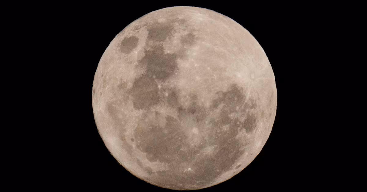 SpaceX Rocket Set to Crash into Moon