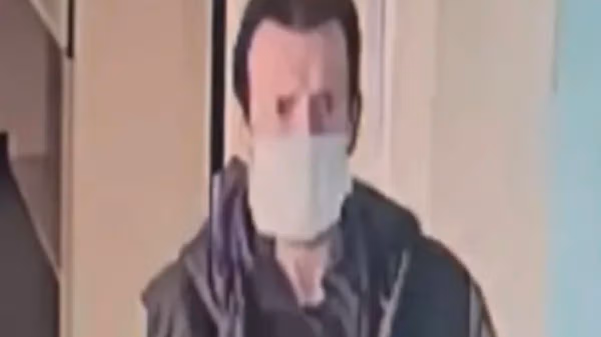 Missing man with contagious condition leaves hospital