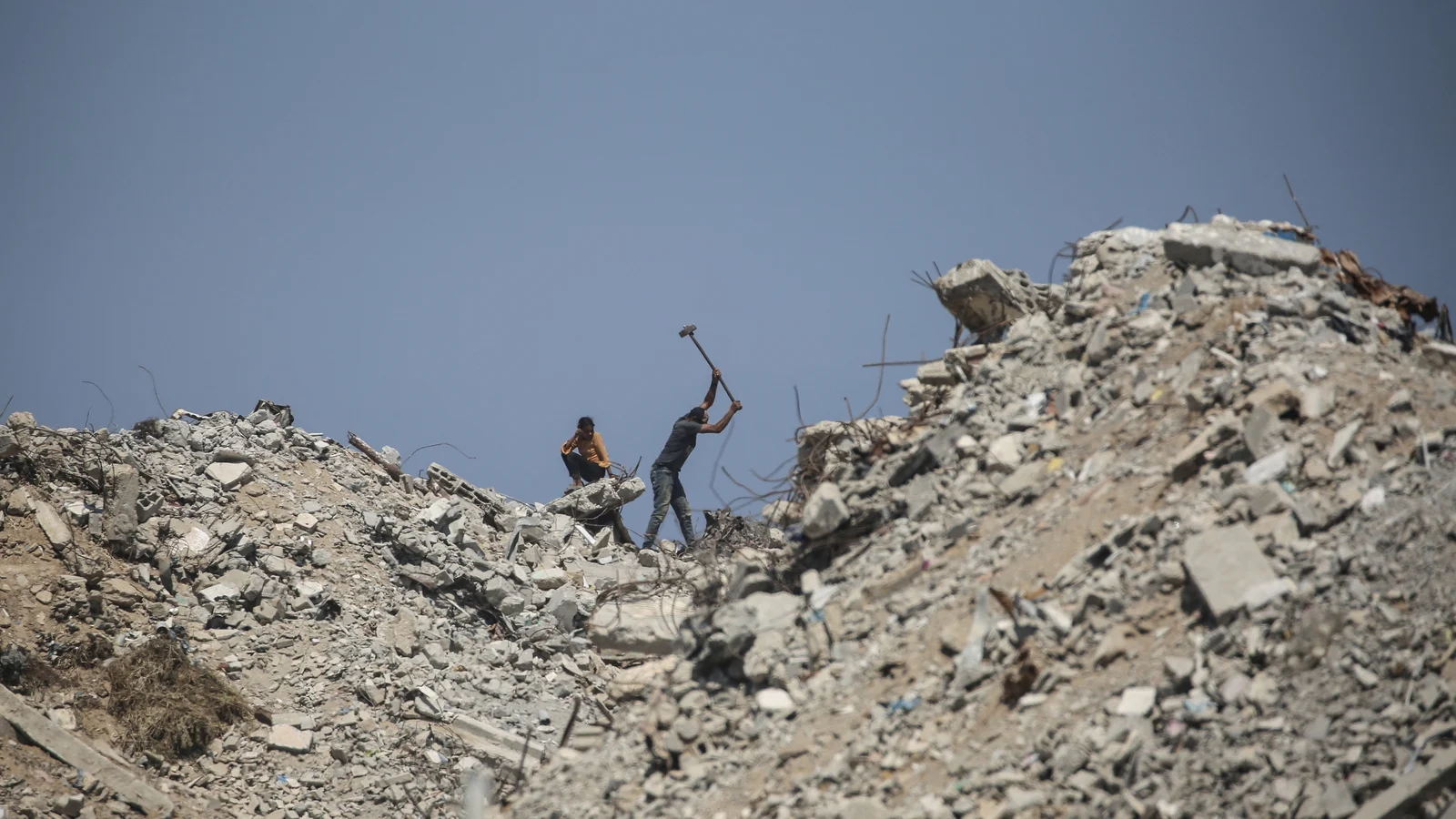 Gaza Authorities Recover 112 Bodies from Rubble