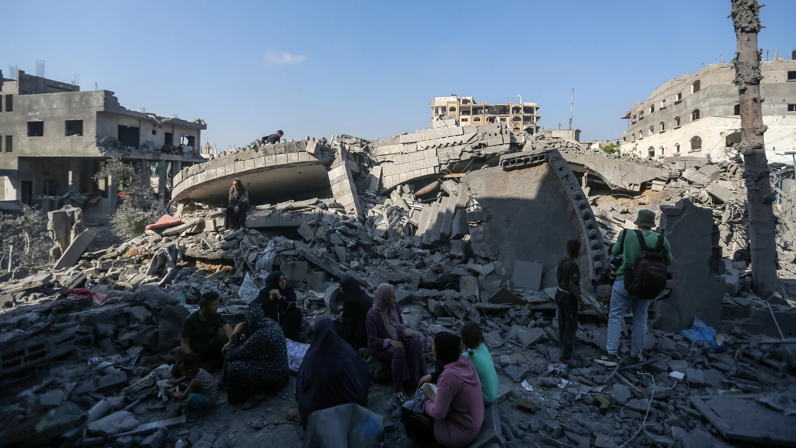 Eight killed in Israeli strikes on Gaza