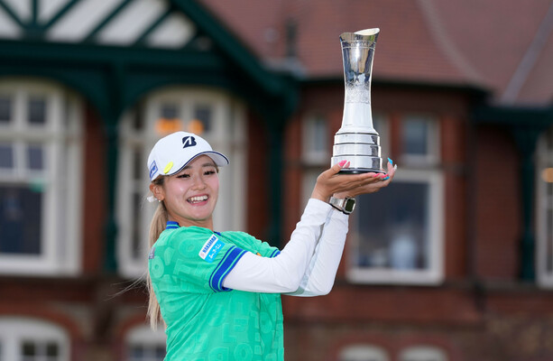 Shiho Kuwaki Wins Women's Open in Play-off
