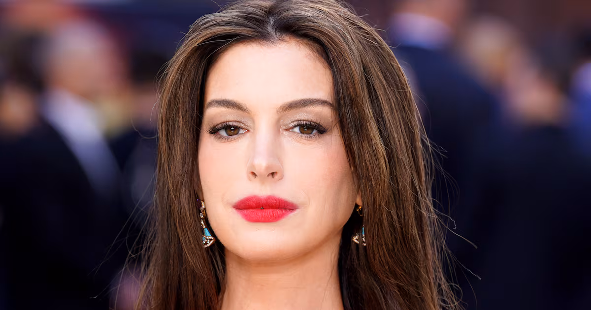 Anne Hathaway Celebrates 25 Years of Princess Diaries