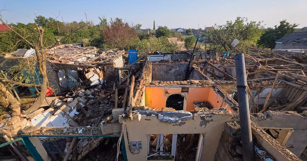 Ukraine and Russia exchange attacks after beach deaths