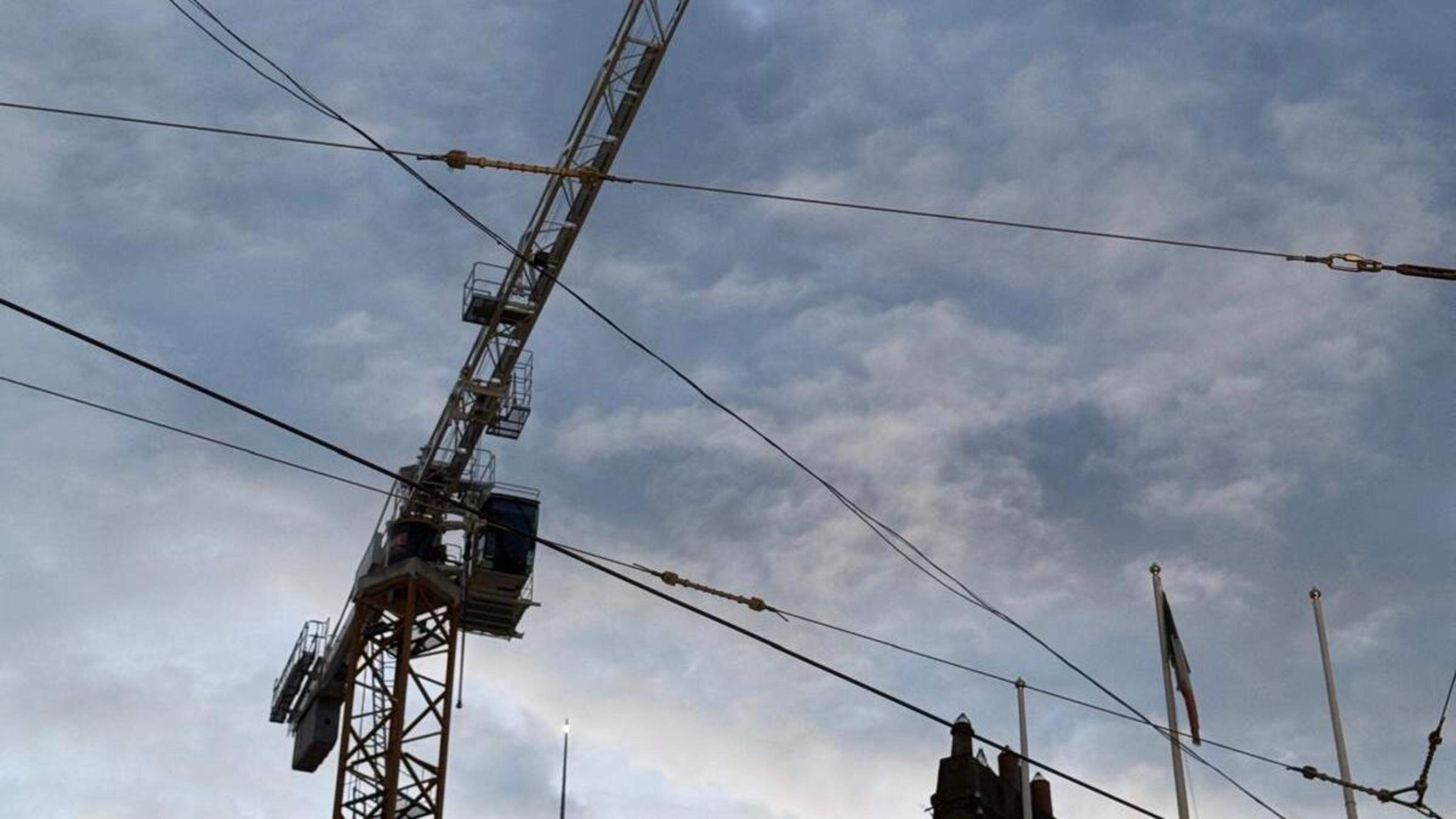 Man Arrested After Climbing Crane in Dublin