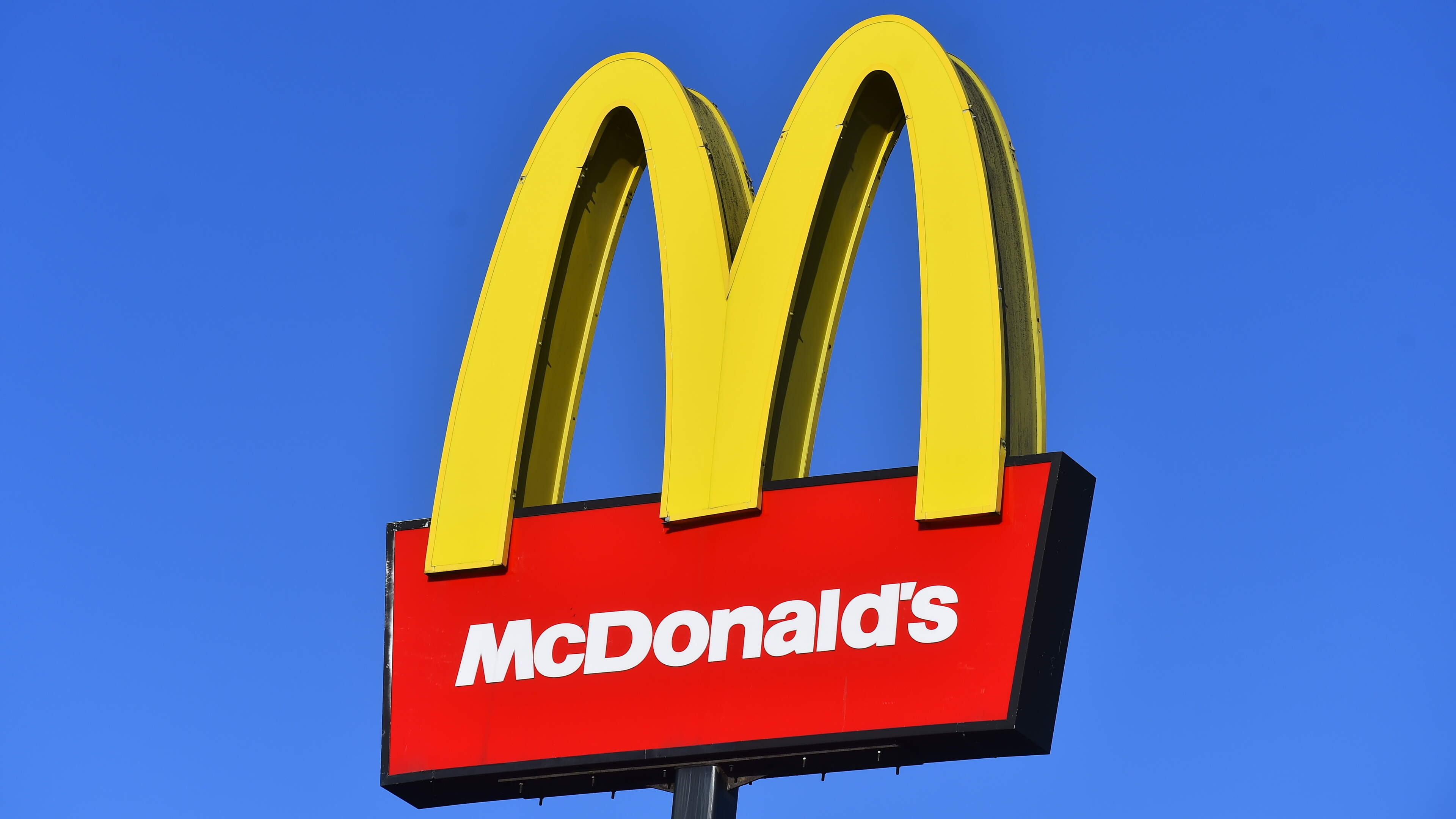 McDonald’s US Sales Rise 0.8% Amid Price Hikes